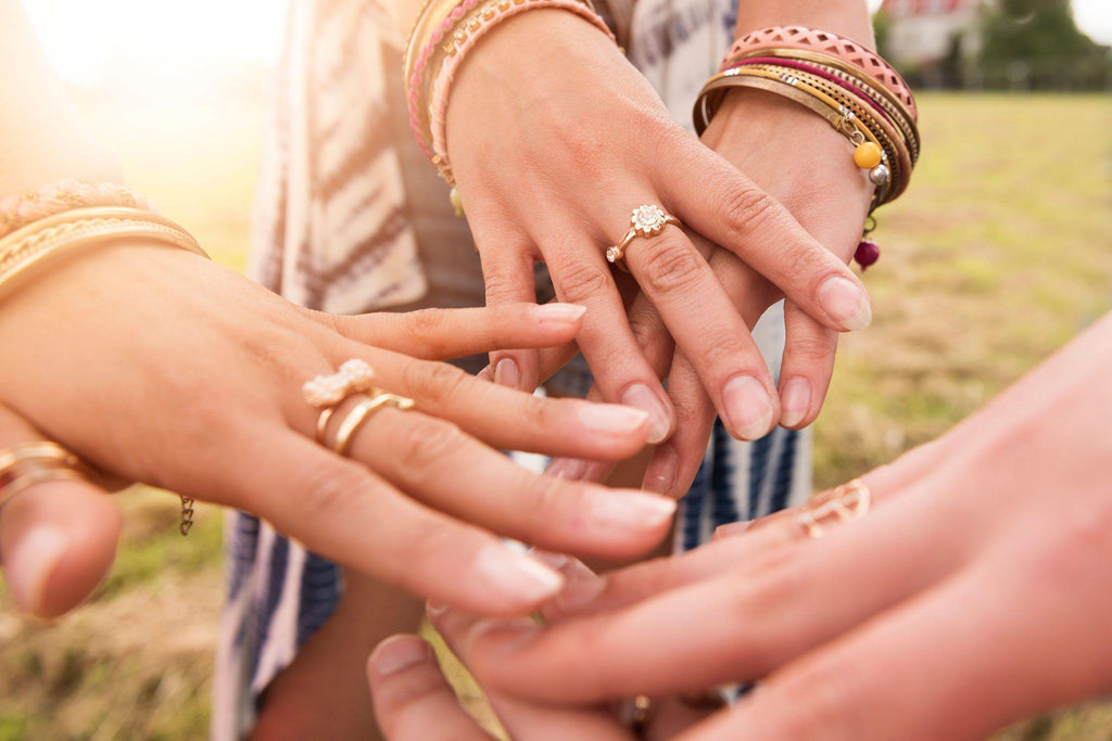 11 Tricks to Perfectly Accessorize Your Outfit, According to Fashion Stylists
