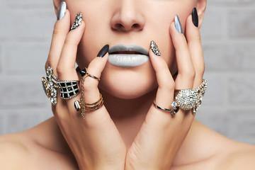 6 most searched for jewelry trends on the internet