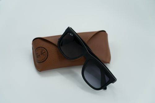Why use Ray Ban Sunglasses – Some facts and figures